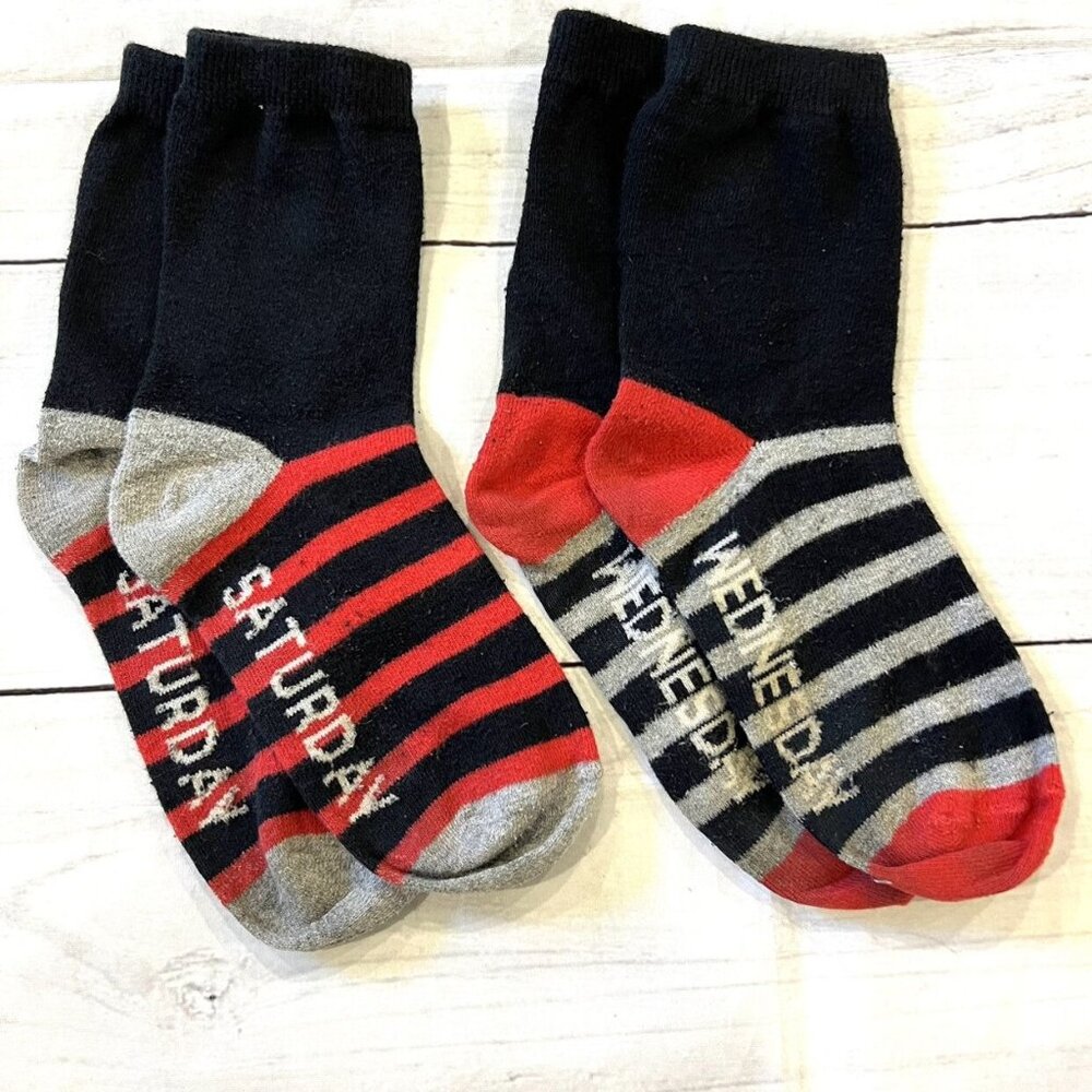 Bundle Of 2 Pairs Boys Socks, Shoe Size 12.5-3.5